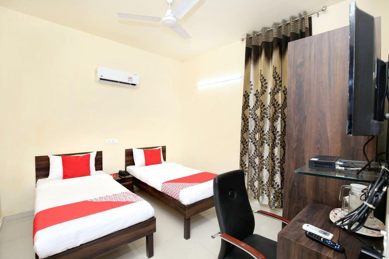 Oyo 16126 Aanantham Hotel Ludhiana Exterior foto