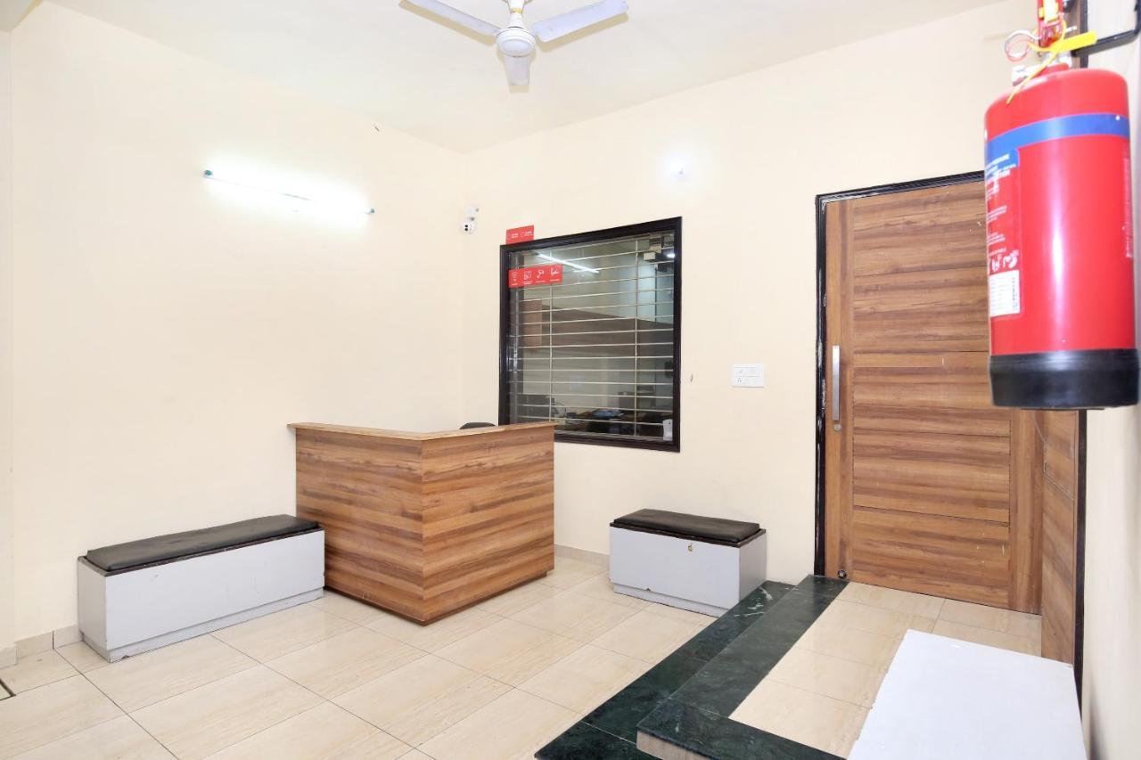 Oyo 16126 Aanantham Hotel Ludhiana Exterior foto