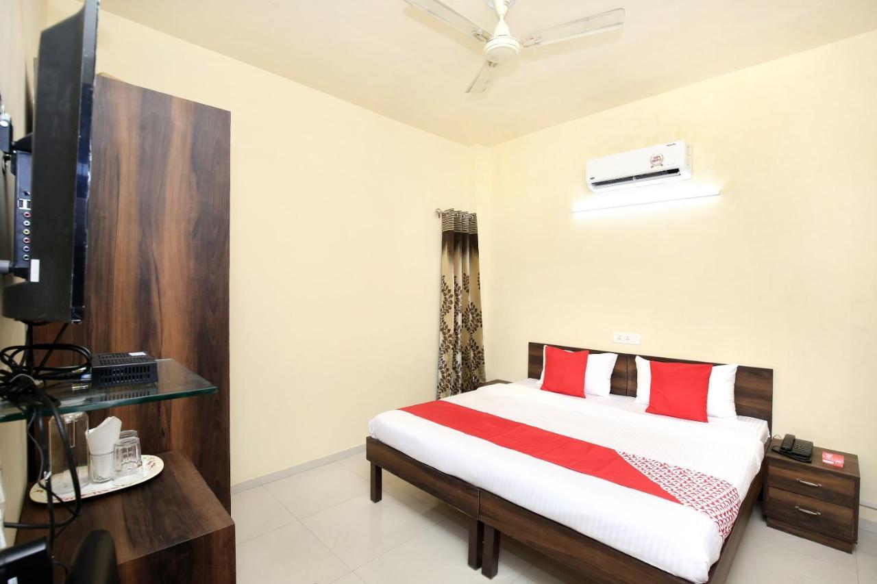 Oyo 16126 Aanantham Hotel Ludhiana Exterior foto