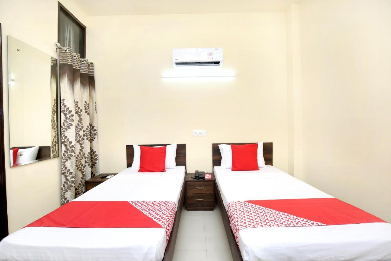 Oyo 16126 Aanantham Hotel Ludhiana Exterior foto