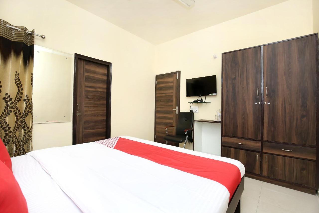 Oyo 16126 Aanantham Hotel Ludhiana Exterior foto