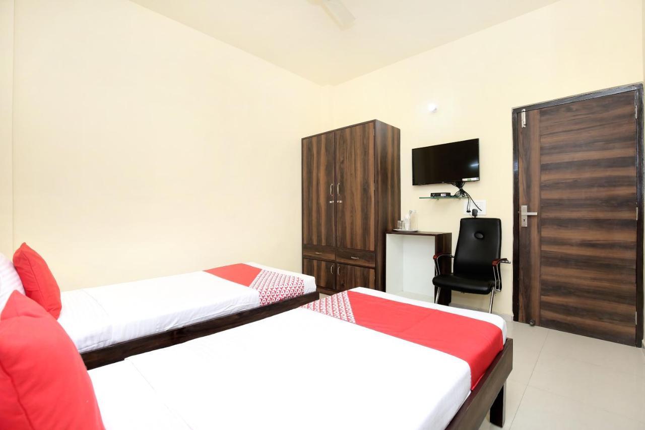 Oyo 16126 Aanantham Hotel Ludhiana Exterior foto